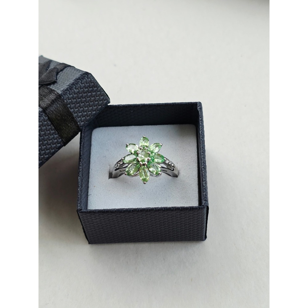 925 Sterling Silver Green Peridot Flower Ring August Birthstone Size 7.25 new